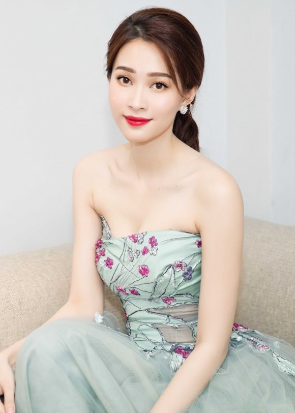 Đặng Thu Thảo: Từ cô bé Lọ Lem trở thành cô dâu được ngưỡng mộ nhất 2017