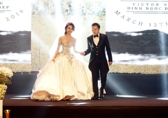 Những mẫu váy cưới xa hoa, đẳng cấp của sao Việt khiến sao thế giới cũng phải ngưỡng mộ