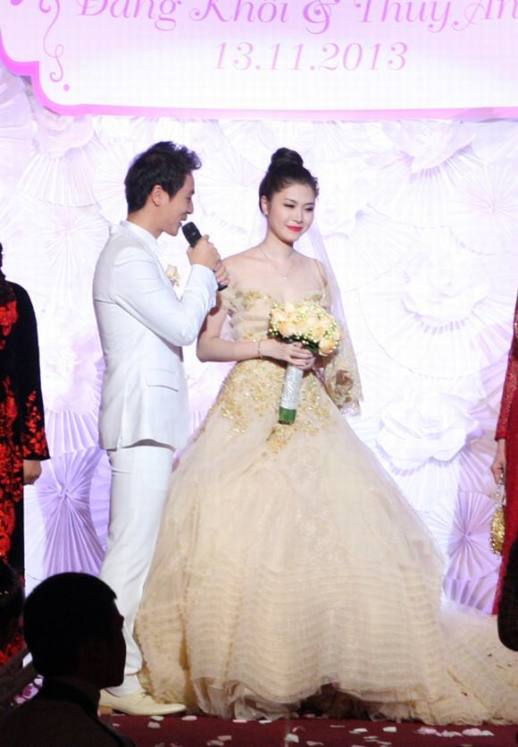 Những mẫu váy cưới xa hoa, đẳng cấp của sao Việt khiến sao thế giới cũng phải ngưỡng mộ