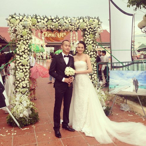 Những mẫu váy cưới xa hoa, đẳng cấp của sao Việt khiến sao thế giới cũng phải ngưỡng mộ