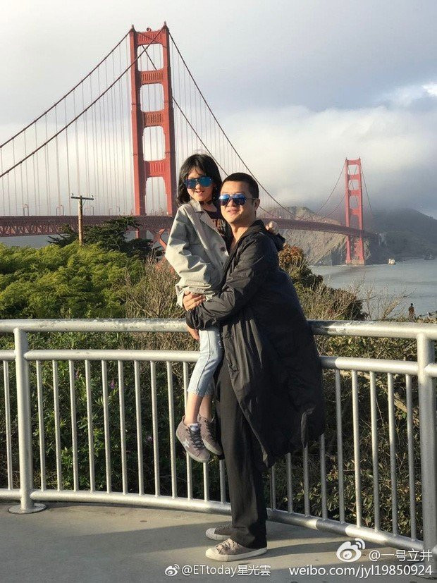 Cùng là cha nhưng Tạ Đình Phong và Lý Á Bằng khiến khán giả người xuýt xoa, kẻ ngán ngẩm