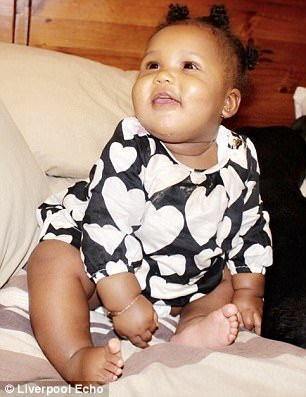 Leila là một cô bé khỏe mạnh và hay cười