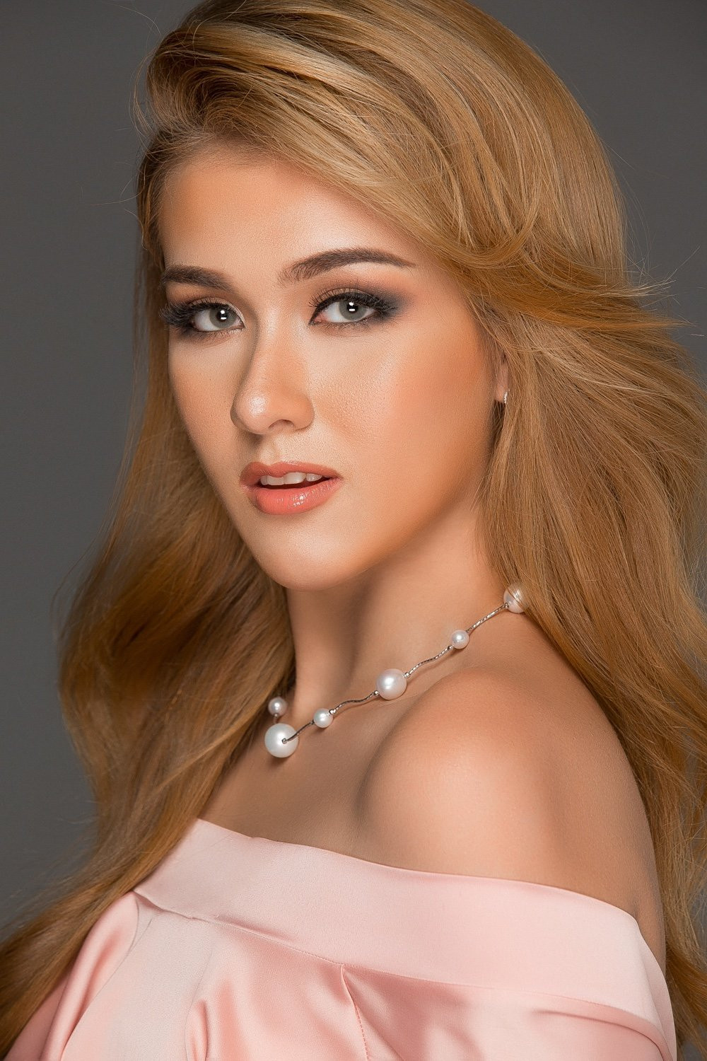 Cô nàng catwalk 'lạc lối' tại 'Tôi là Hoa hậu Hoàn vũ' từng gây xôn xao trong 'Giọng ải giọng ai'