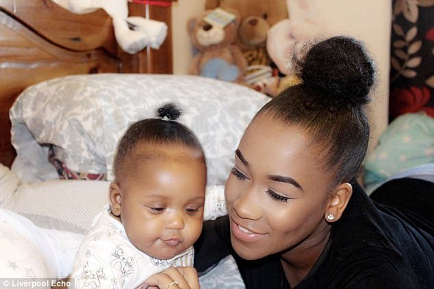 Hình ảnh chị Jessica Landim và cô con gái 11 tháng tuổi