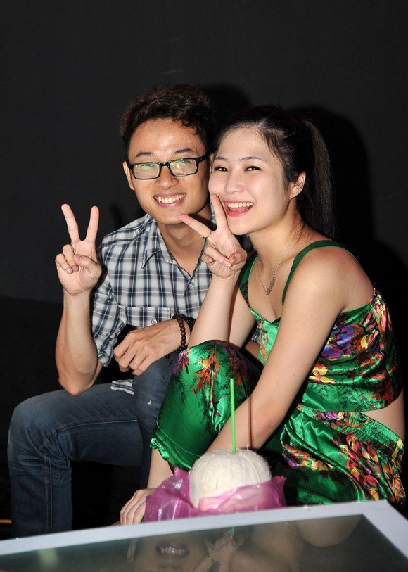 Sau hàng loạt sự cố 'vạ miệng', Hương Tràm tuyên bố... nghỉ chơi với báo chí