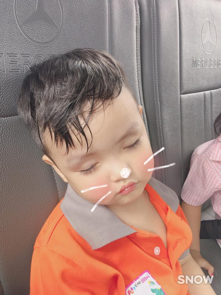 Tâm Tít khoe ảnh quý tử thứ hai đẹp trai như Tây khiến dân mạng xuýt xoa