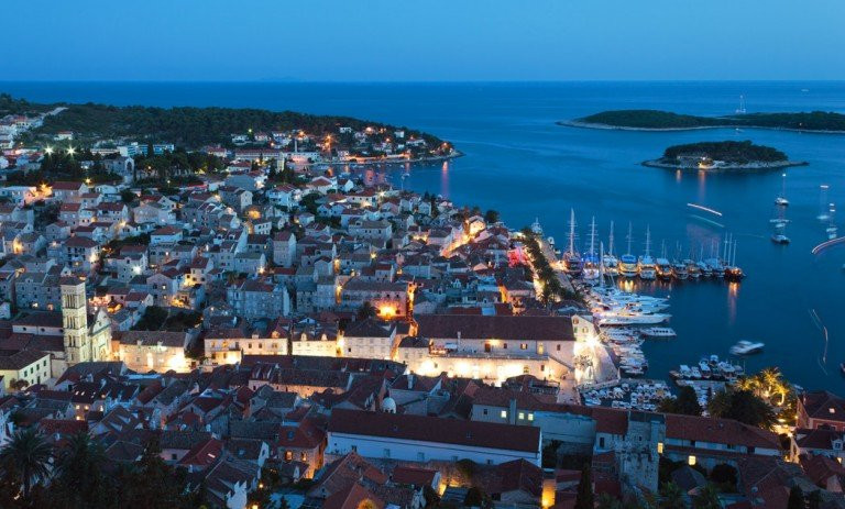 8 hòn đảo đẹp vi diệu khiến ai cũng phải ước ao được đặt chân đến một lần trong đời