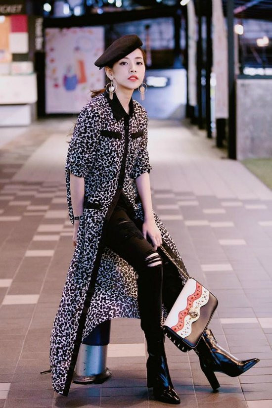 'Đo' tài sản và sở thích săn hàng hiệu của Hương Tràm và Chi Pu