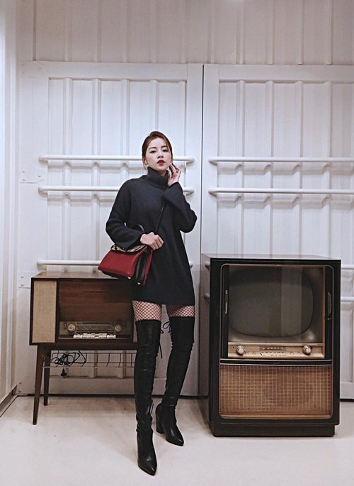 'Đo' tài sản và sở thích săn hàng hiệu của Hương Tràm và Chi Pu