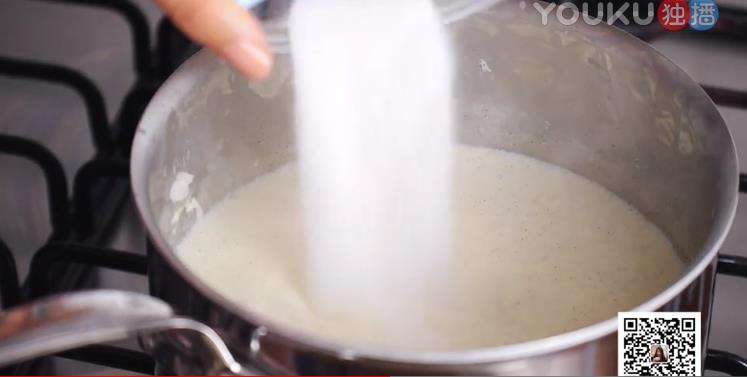 Tự làm bánh pudding trứng nướng khiến bé lười ăn nhất cũng mê mẩn