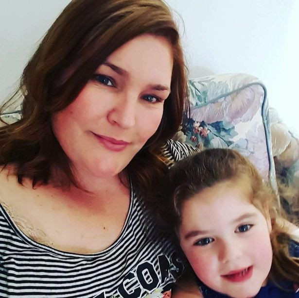 Mắc bệnh lạ, bé gái 7 tuổi bị mãn kinh sớm