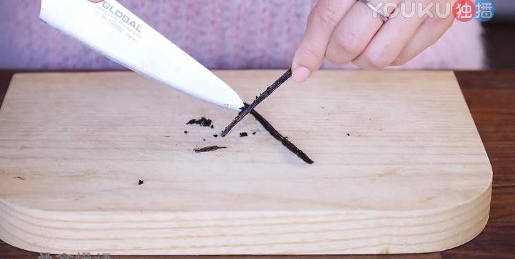 Tự làm bánh pudding trứng nướng khiến bé lười ăn nhất cũng mê mẩn