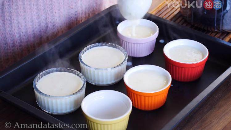 Tự làm bánh pudding trứng nướng khiến bé lười ăn nhất cũng mê mẩn