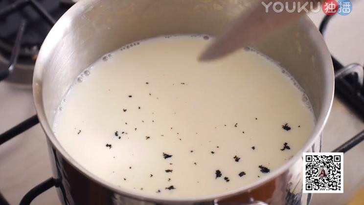 Tự làm bánh pudding trứng nướng khiến bé lười ăn nhất cũng mê mẩn