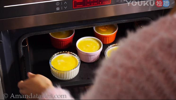 Tự làm bánh pudding trứng nướng khiến bé lười ăn nhất cũng mê mẩn