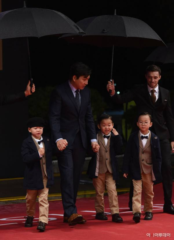 Bộ ba 'anh em quốc dân' tham gia Liên hoan phim Quốc tế Busan 2017 khiến fan phấn khích