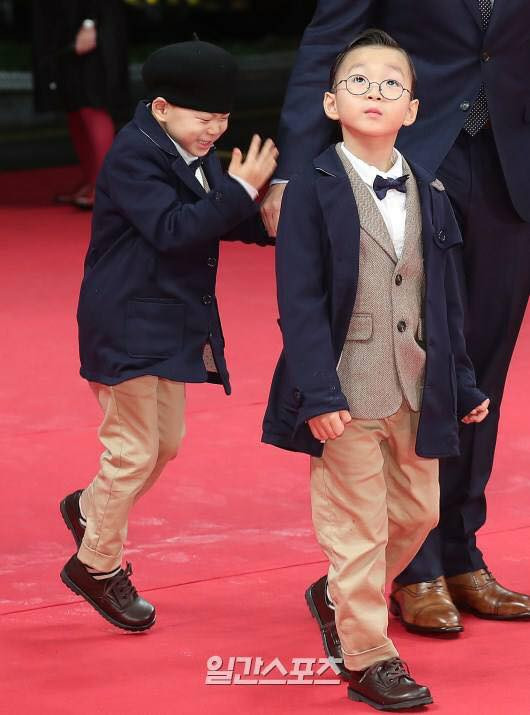 Bộ ba 'anh em quốc dân' tham gia Liên hoan phim Quốc tế Busan 2017 khiến fan phấn khích