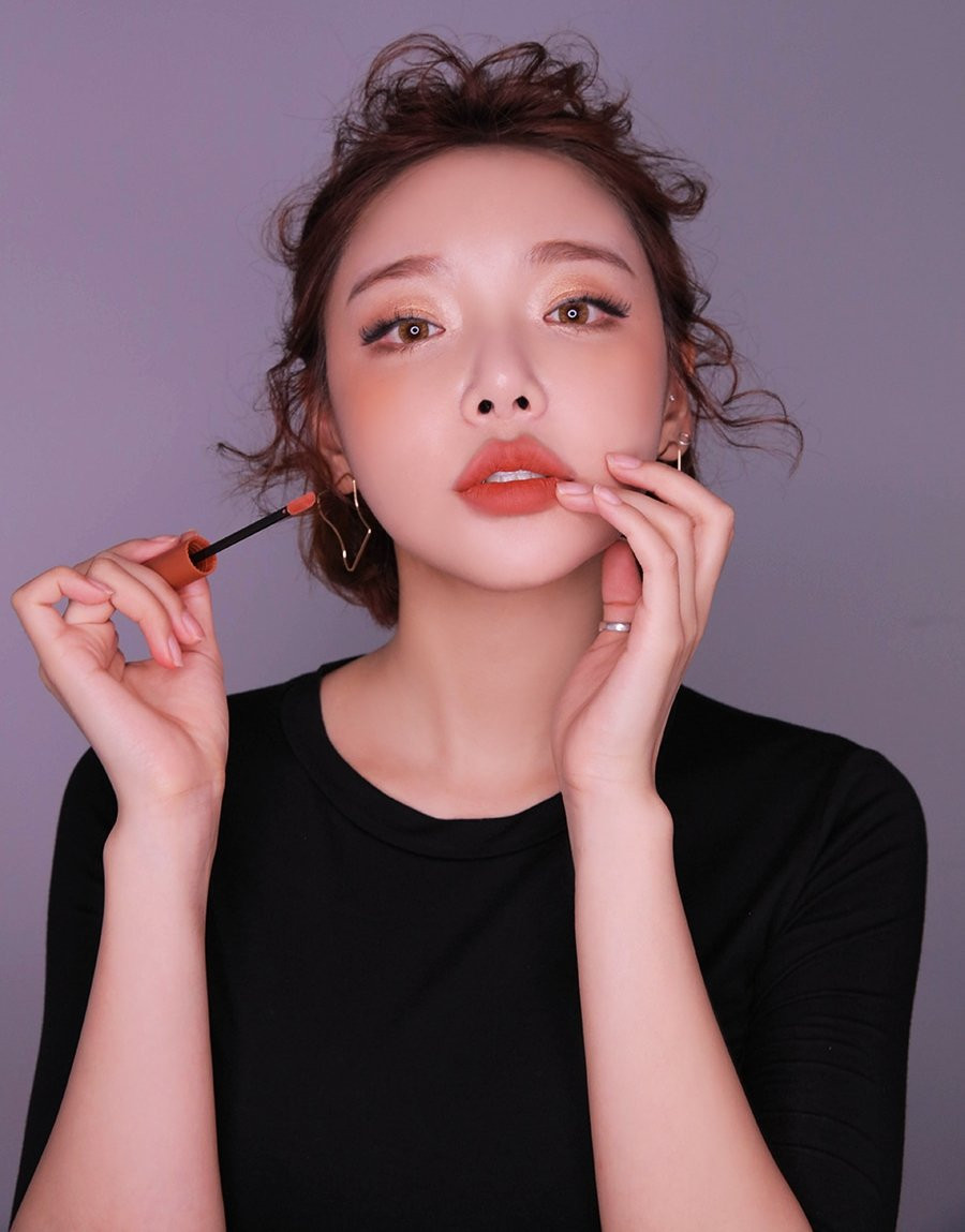 Bộ son kem lì 10 màu giá 300 nghìn của 3CE có gì mà khiến chị em mê mẩn?