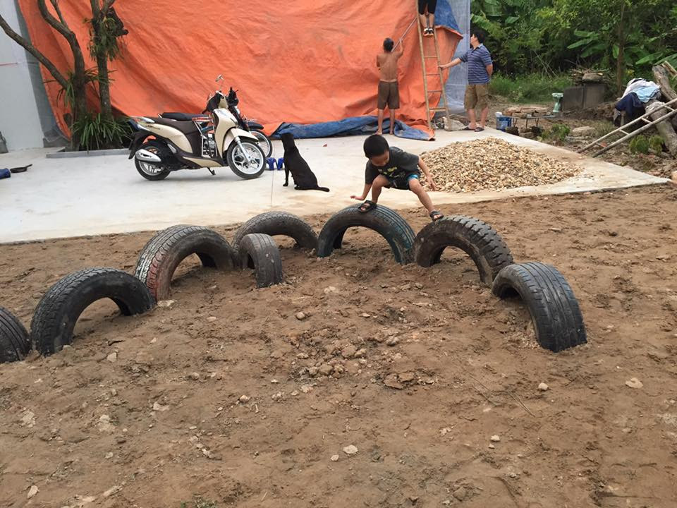 Để con quên Ipad, mẹ Việt xây riêng cho con một sân chơi vận động tại nhà