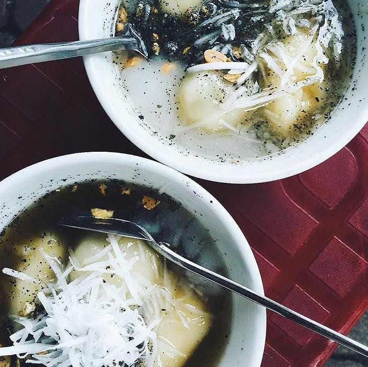 Điểm mặt 4 hàng chè truyền thống 'gây thương nhớ' mùa thu Hà Nội