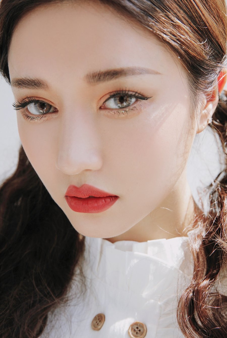 Bộ son kem lì 10 màu giá 300 nghìn của 3CE có gì mà khiến chị em mê mẩn?