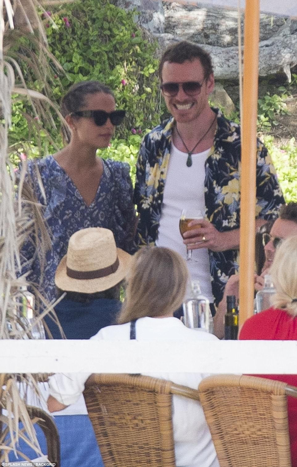 Tài tử 'X-men' và diễn viên 'Cô gái Đan Mạch' bí mật tổ chức đám cưới ở Tây Ban Nha