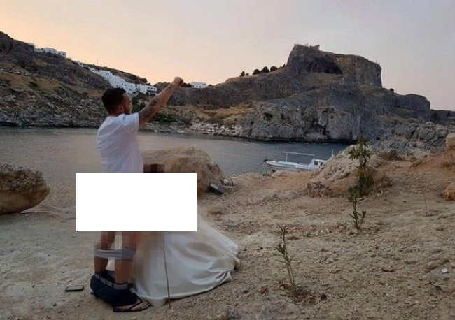 Hành động tục tĩu ở nơi linh thiêng, cặp đôi khiến dư luận uất ức