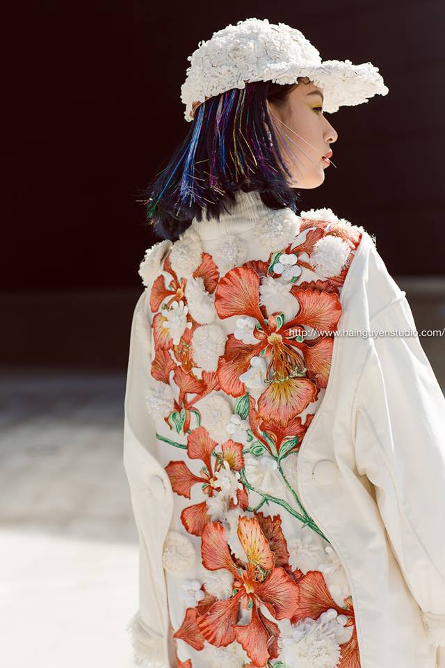 Phí Phương Anh được tạp chí Vogue Mỹ và Pháp vinh danh trong hạng mục street style đẹp nhất