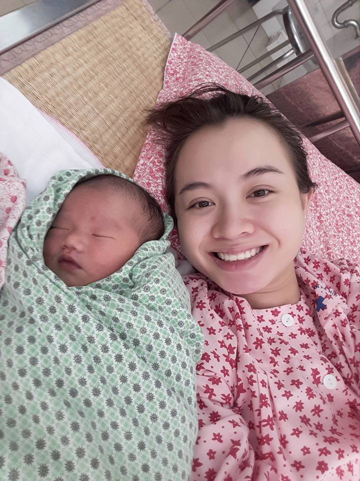 4 năm sinh mổ liền tù tì 3 bé, bác sĩ không cho mổ tiếp nhưng mẹ vẫn giữ con