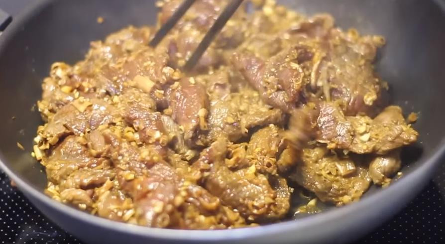 Cách làm thịt bò khô cay cay nhâm nhi ngày trở gió