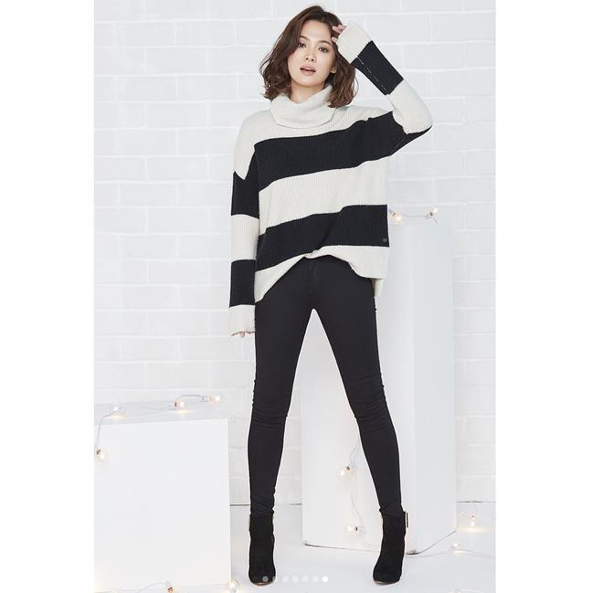 Lấp ló vòng 2 bất thường, Song Hye Kyo dính nghi án mang bầu nên cưới vội