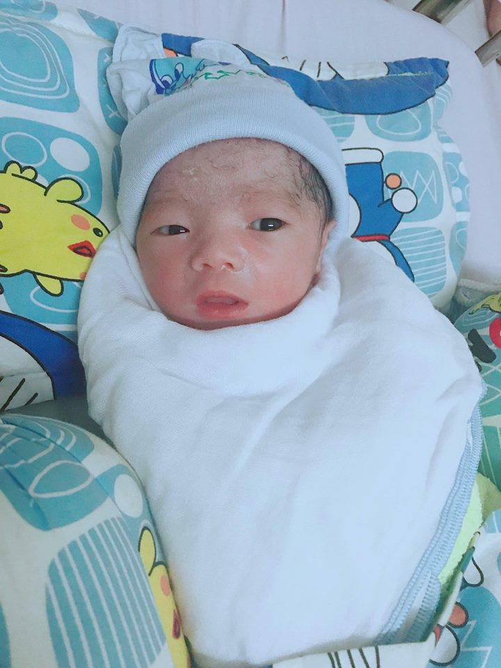 Người mẹ trẻ ở Lạng Sơn vỡ òa hạnh phúc đón con trai đầu lòng sau 4 lần sảy thai