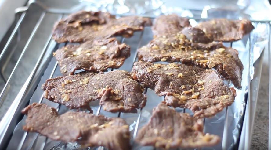 Cách làm thịt bò khô cay cay nhâm nhi ngày trở gió