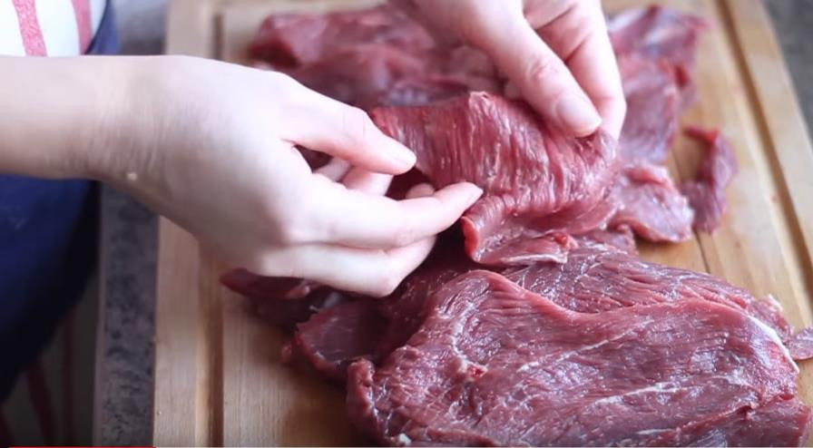 Cách làm thịt bò khô cay cay nhâm nhi ngày trở gió