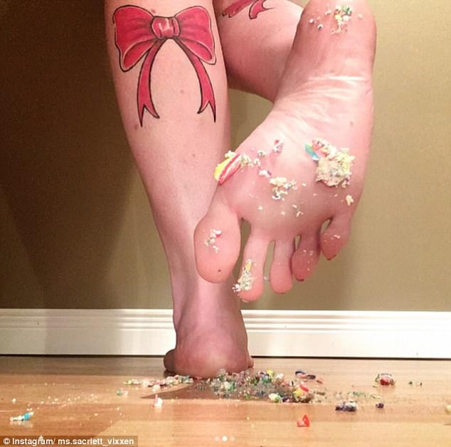 Kiếm tiền tỷ mỗi năm chỉ bằng việc... đăng ảnh bàn chân lên Instagram