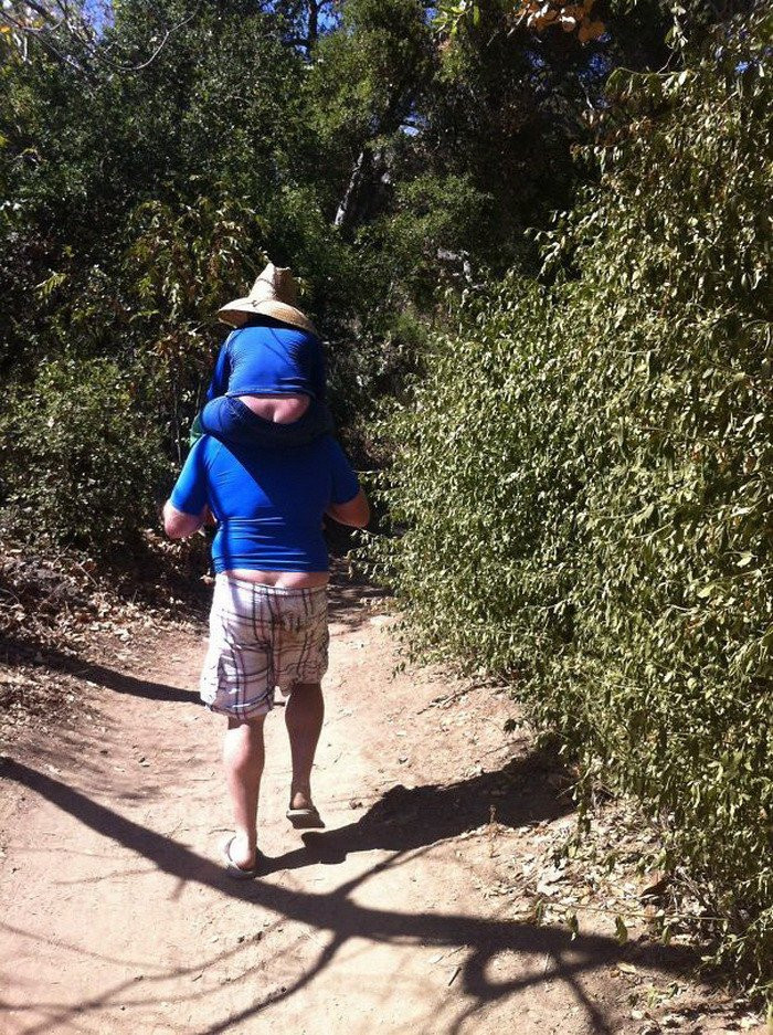 Cười vỡ bụng với bộ ảnh cha con giống nhau y đúc, không nhầm đi đâu