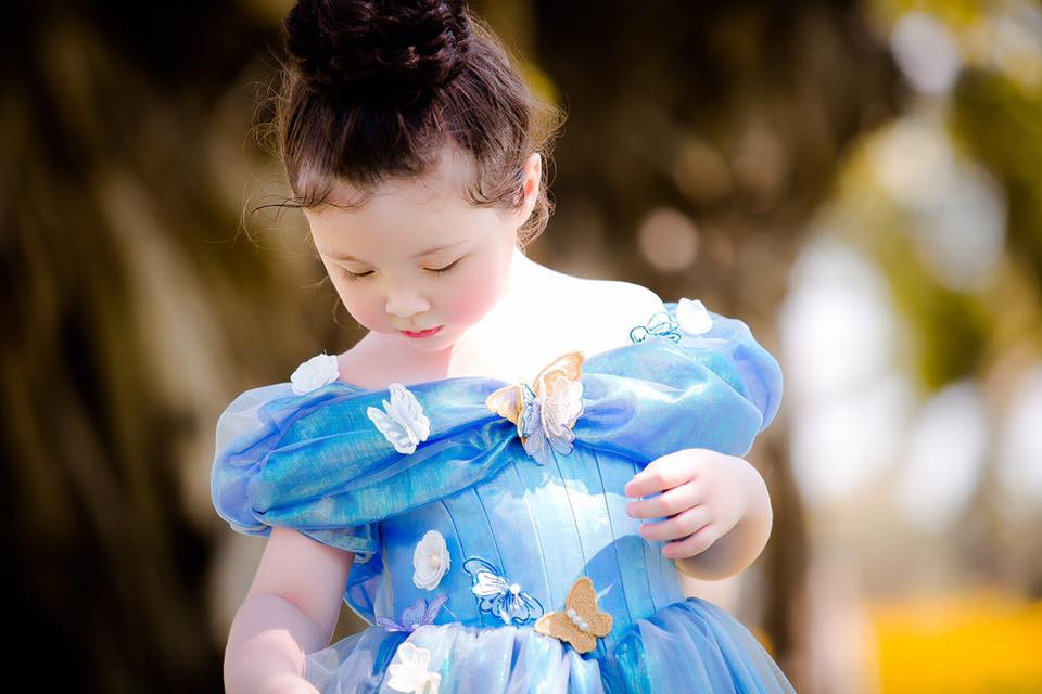 Đầu tuần ngắm công chúa nhỏ Cadie lấy năng lượng làm việc hăng say