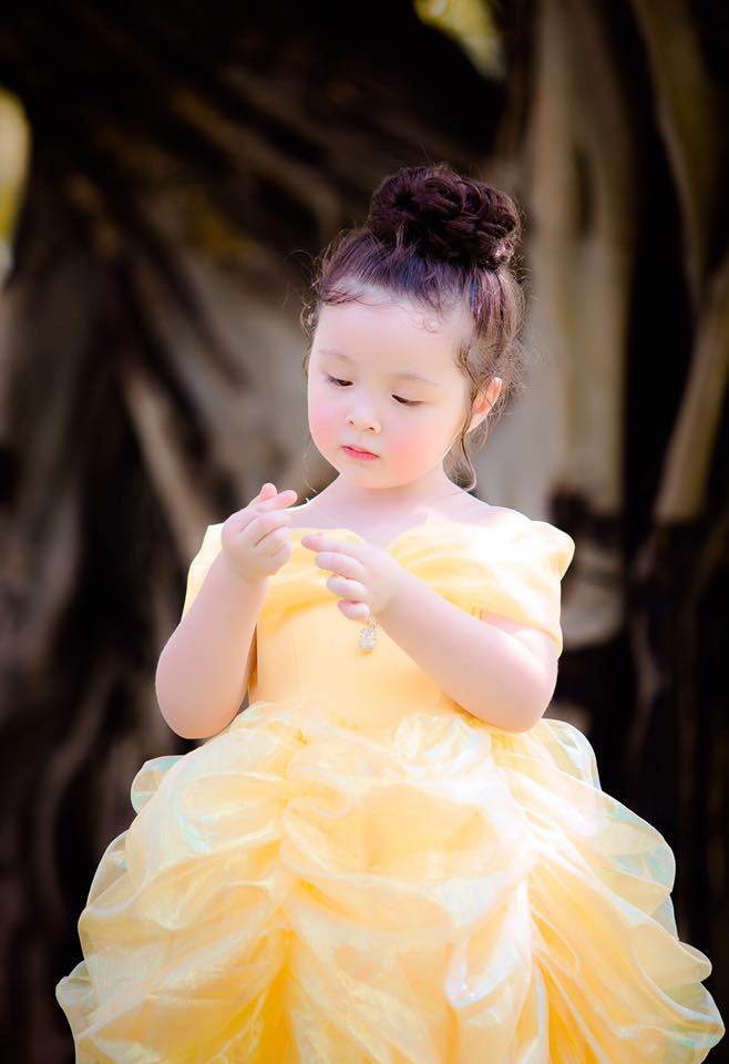 Đầu tuần ngắm công chúa nhỏ Cadie lấy năng lượng làm việc hăng say