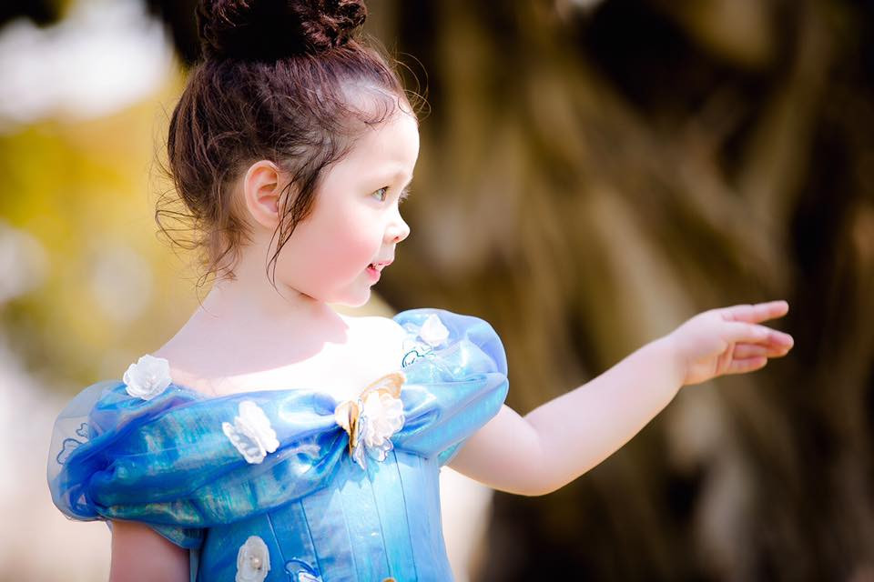 Đầu tuần ngắm công chúa nhỏ Cadie lấy năng lượng làm việc hăng say