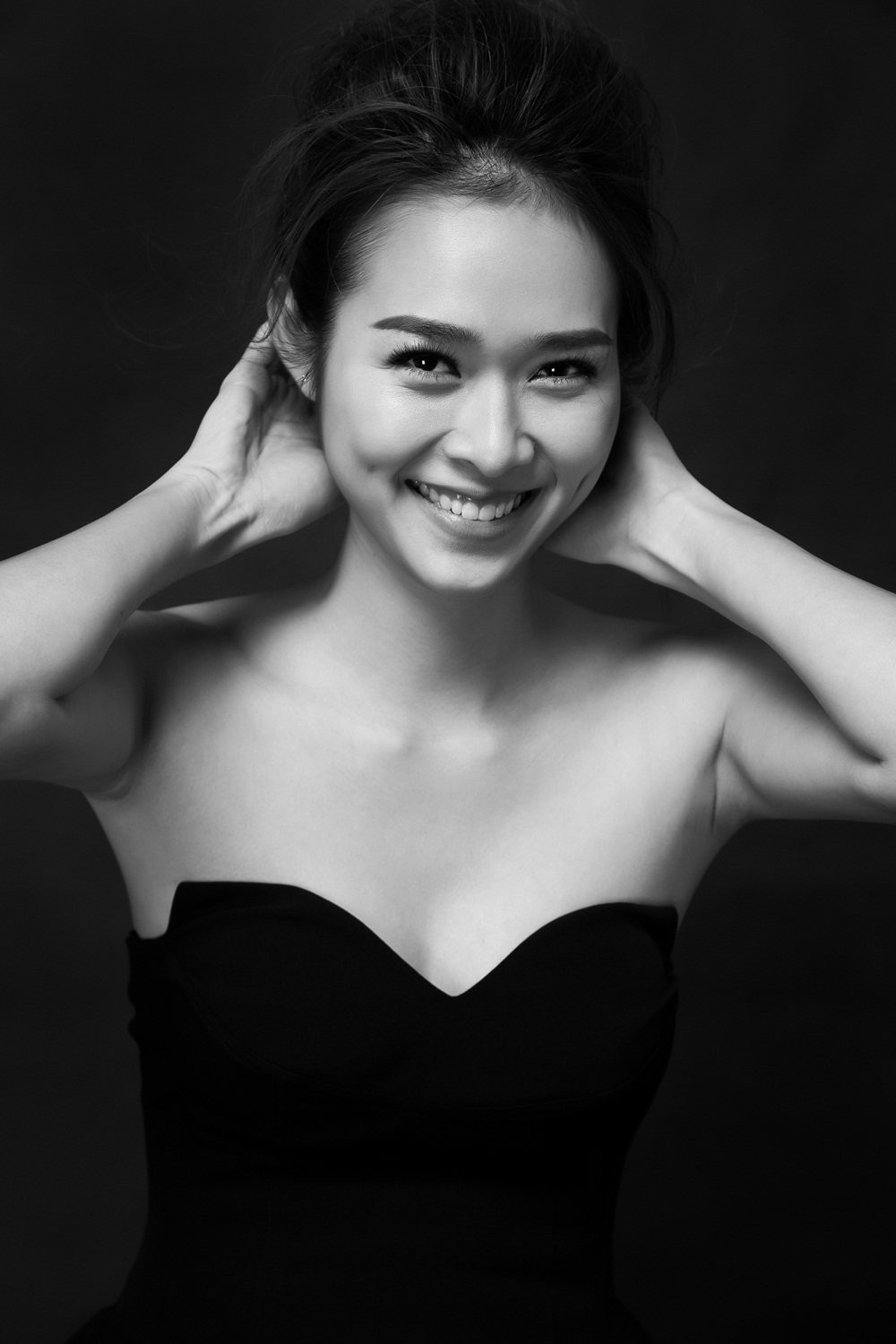 Đặt lên bàn cân dàn 'hot girl bỉm sữa Việt': Ai viên mãn hơn ai?