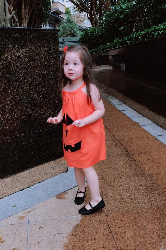 Đầu tuần ngắm công chúa nhỏ Cadie lấy năng lượng làm việc hăng say