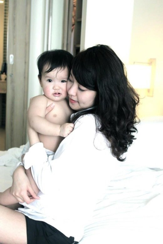 Đặt lên bàn cân dàn 'hot girl bỉm sữa Việt': Ai viên mãn hơn ai?