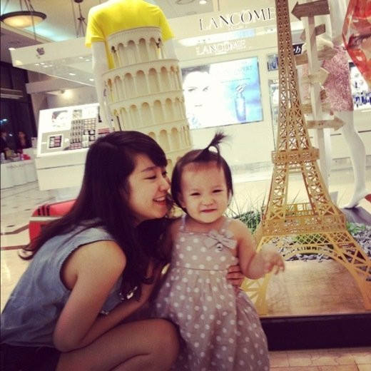 Đặt lên bàn cân dàn 'hot girl bỉm sữa Việt': Ai viên mãn hơn ai?