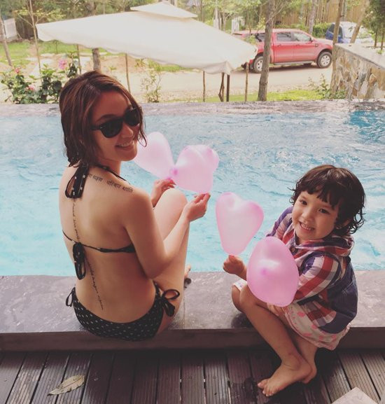 Đặt lên bàn cân dàn 'hot girl bỉm sữa Việt': Ai viên mãn hơn ai?