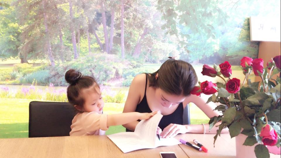 Đặt lên bàn cân dàn 'hot girl bỉm sữa Việt': Ai viên mãn hơn ai?