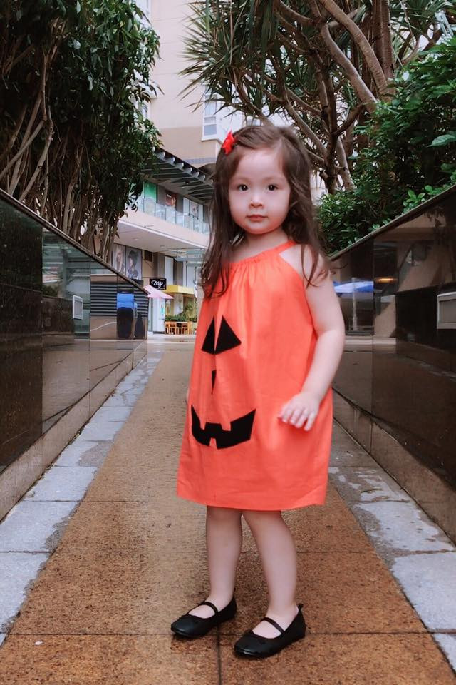 Đầu tuần ngắm công chúa nhỏ Cadie lấy năng lượng làm việc hăng say