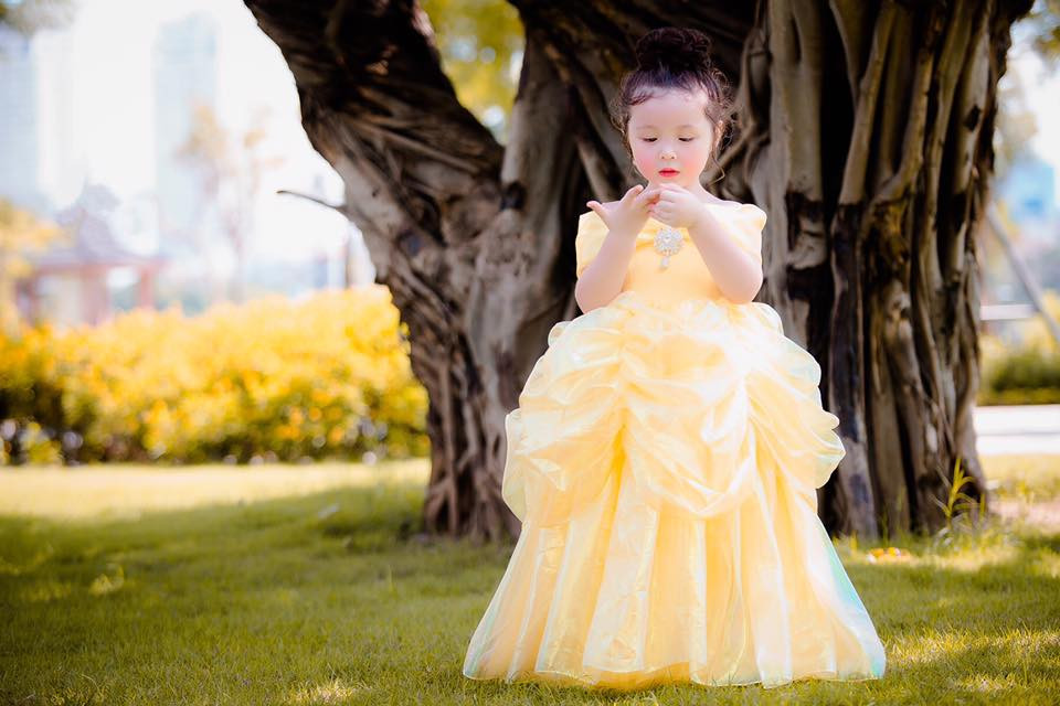 Đầu tuần ngắm công chúa nhỏ Cadie lấy năng lượng làm việc hăng say