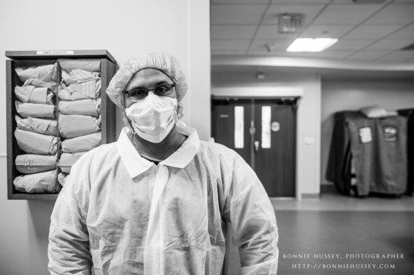 Xúc động người mẹ phải cắt một bên ngực vì ung thư vú vẫn cố cho con bú