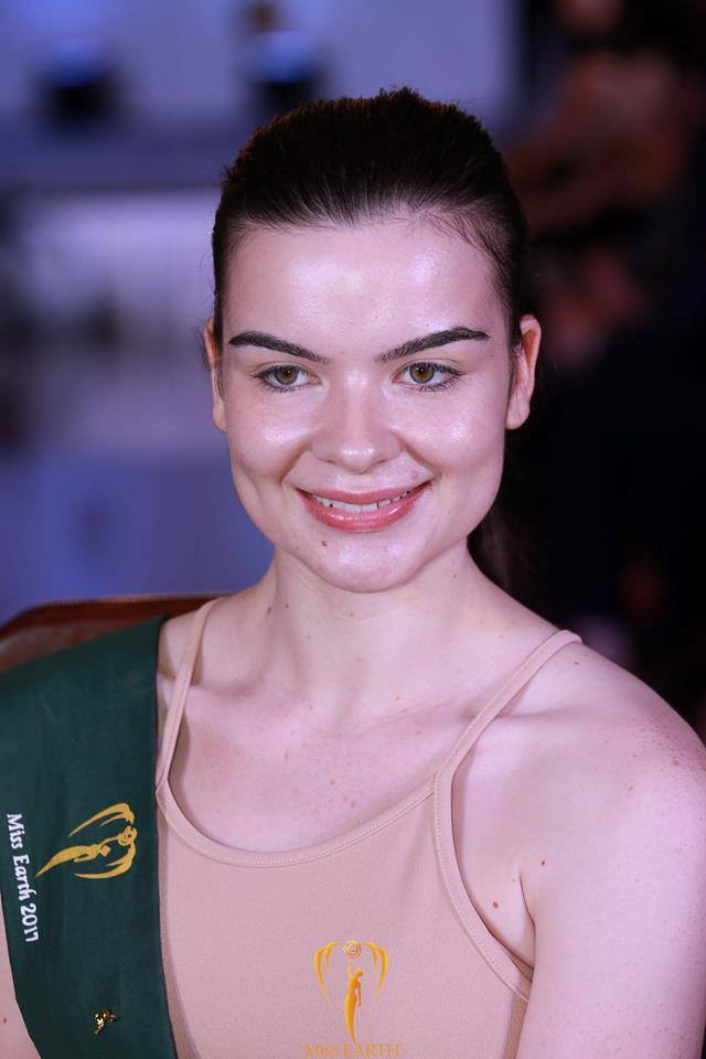 Thí sinh Miss Earth đọ mặt mộc: Người đẹp không tì vết, người khiến khán giả 'khóc thét'