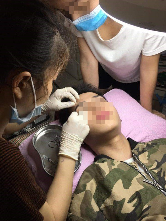 Cô gái mù mắt trái sau khi tiêm filler: “Không có bạn trai, tôi đã không gắng gượng được đến lúc này” - Ảnh 6. Cô gái mù mắt trái sau khi tiêm filler: “Không có bạn trai, tôi đã không gắng gượng được đến lúc này” - Ảnh 6.